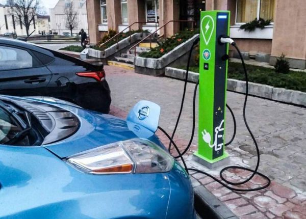 С 1 апреля меняются тарифы на зарядку электромобилей 