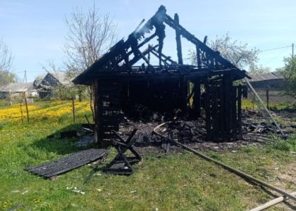Гараж, принадлежащий молодой маме, сгорел в Браславском районе 
